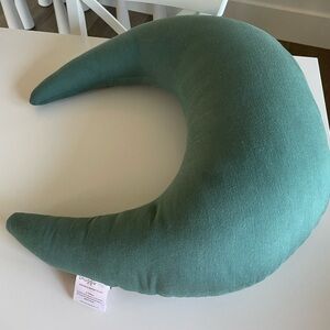 Snuggle Me Feeding Pillow
